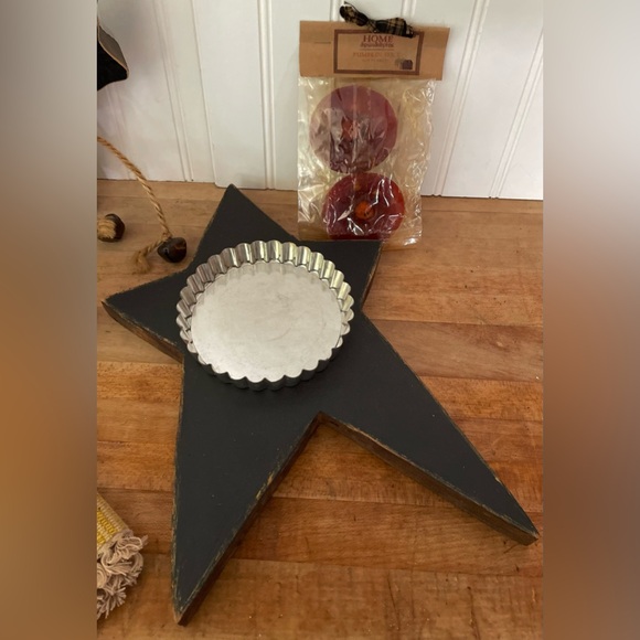 5 PIECE COLLECTION OF FARMHOUSE PRIMITIVE DECORATIVE HOME DECOR - Picture 3 of 8